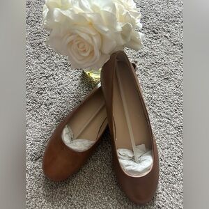 Lands' End, NWT, vintage, Women's Tan, leather, Ballet Flats, size 11